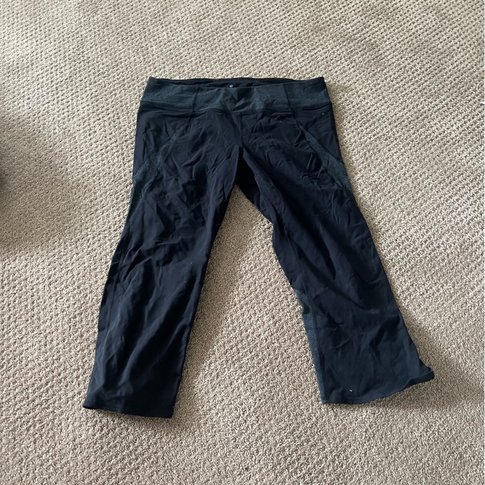 Athlete yoga pants. 3/4 length